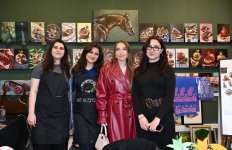 Alena Aliyeva visits Novruz fair (PHOTO)