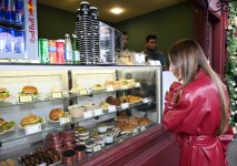 Alena Aliyeva visits Novruz fair (PHOTO)