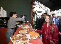 Alena Aliyeva visits Novruz fair (PHOTO)