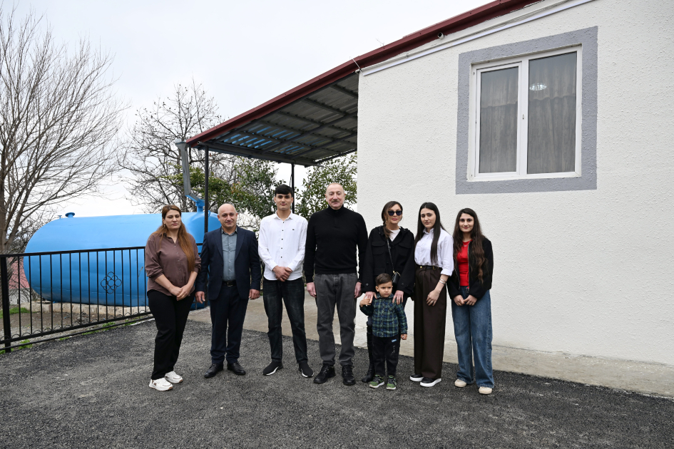 President Ilham Aliyev, First Lady Mehriban Aliyeva inspect restoration of individual houses and infrastructure in Khanoba village of Khojavend (PHOTO/VIDEO)