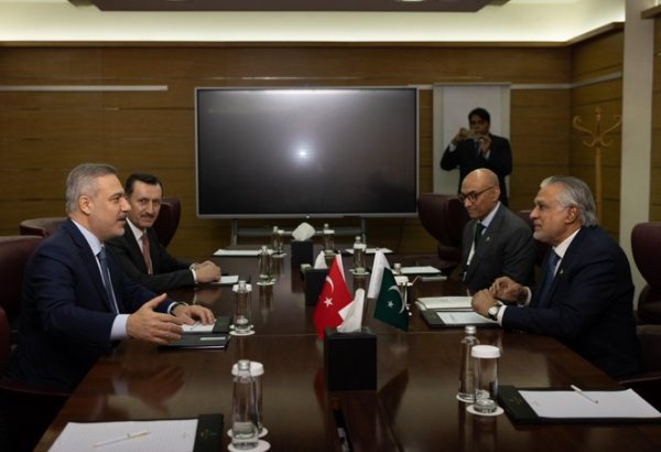 Turkish and Pakistani Foreign Ministers Meet in Riyadh