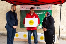 Yelo Bank shares holiday joy with underprivileged families (PHOTO)