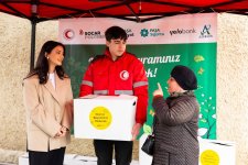 Yelo Bank shares holiday joy with underprivileged families (PHOTO)