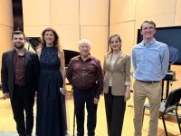 Connecticut state hosts "West Meets East" concert (PHOTO)