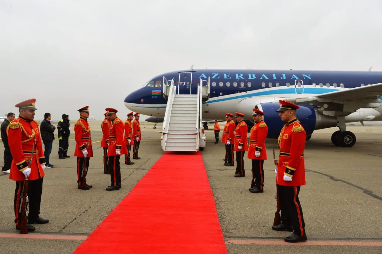 Azerbaijani parliament speaker arrives in Georgia on visit (PHOTO)