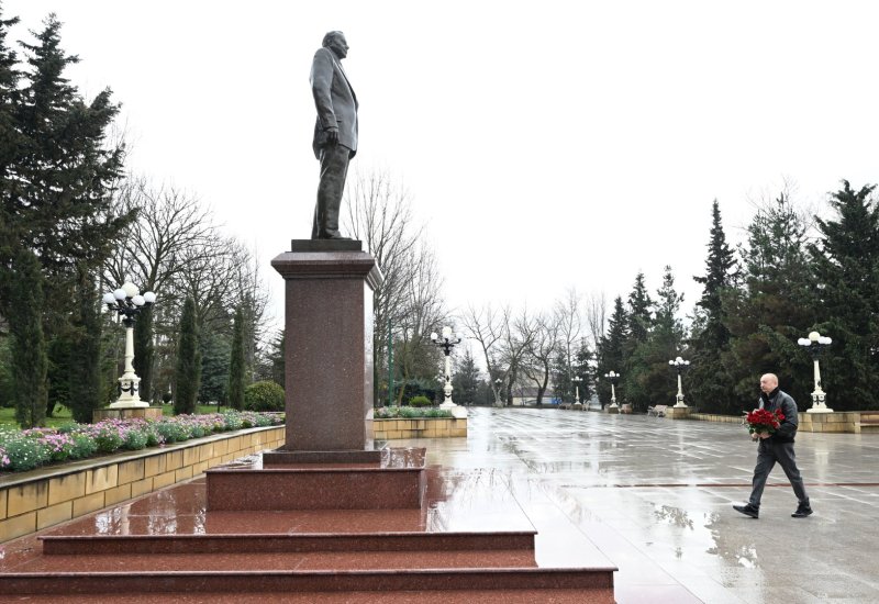 President Ilham Aliyev arrives in Shamakhi district for visit (PHOTO)