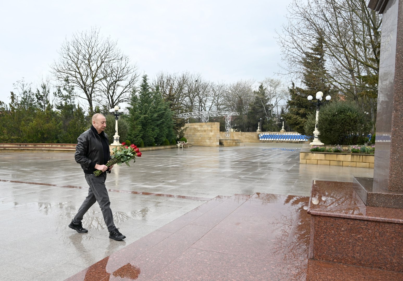 President Ilham Aliyev arrives in Shamakhi district for visit (PHOTO)