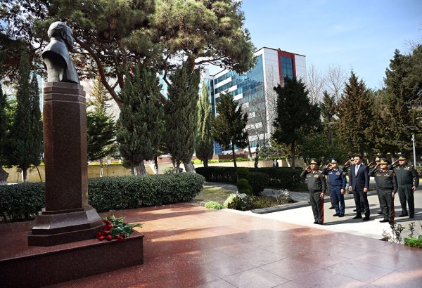 Azerbaijani Defense Ministry's leadership visits Military Hospital (PHOTO)