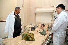 Azerbaijani Defense Ministry's leadership visits Military Hospital (PHOTO)