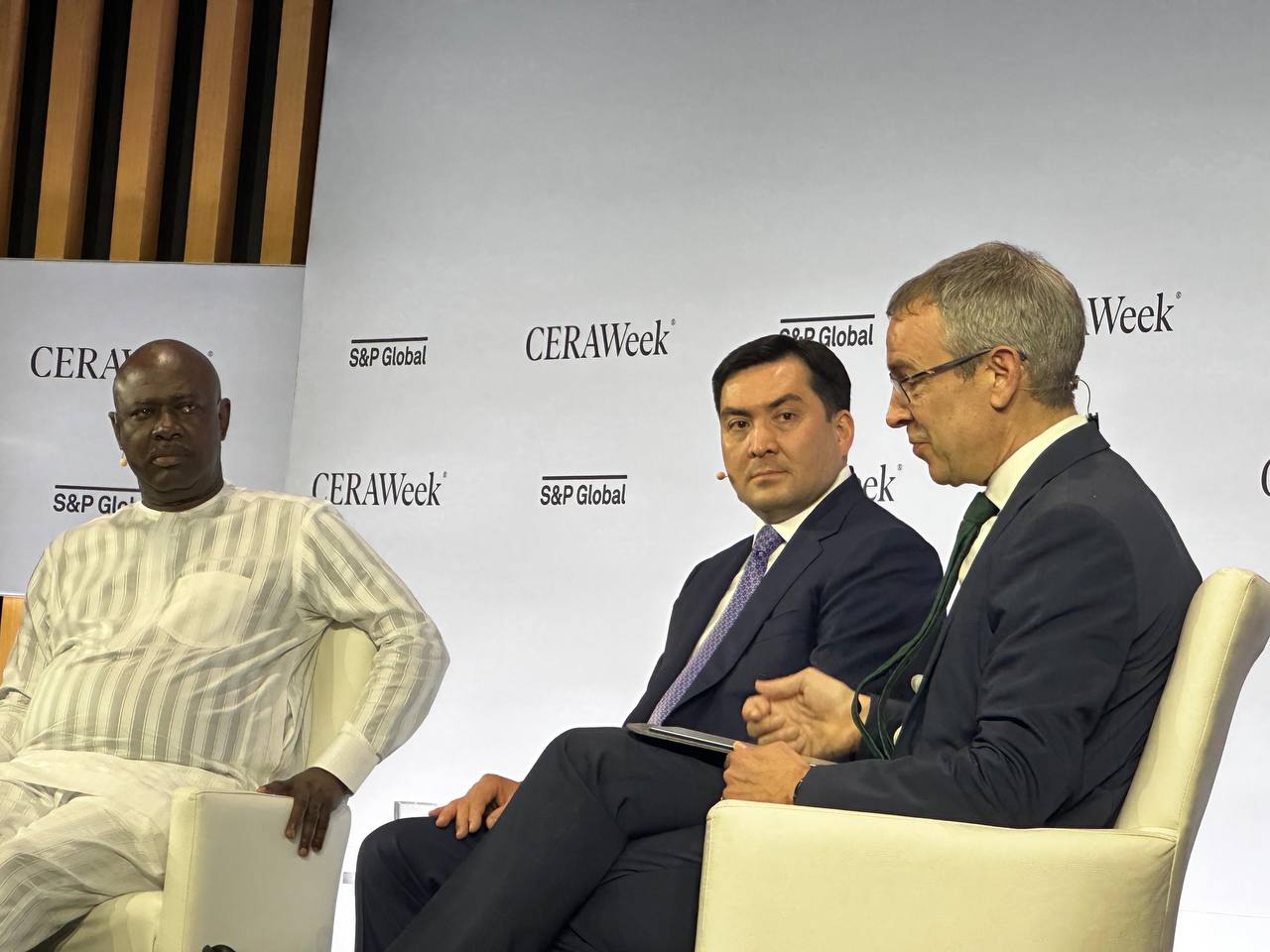 Kazakhstan plans to double oil refining capacity, minister says