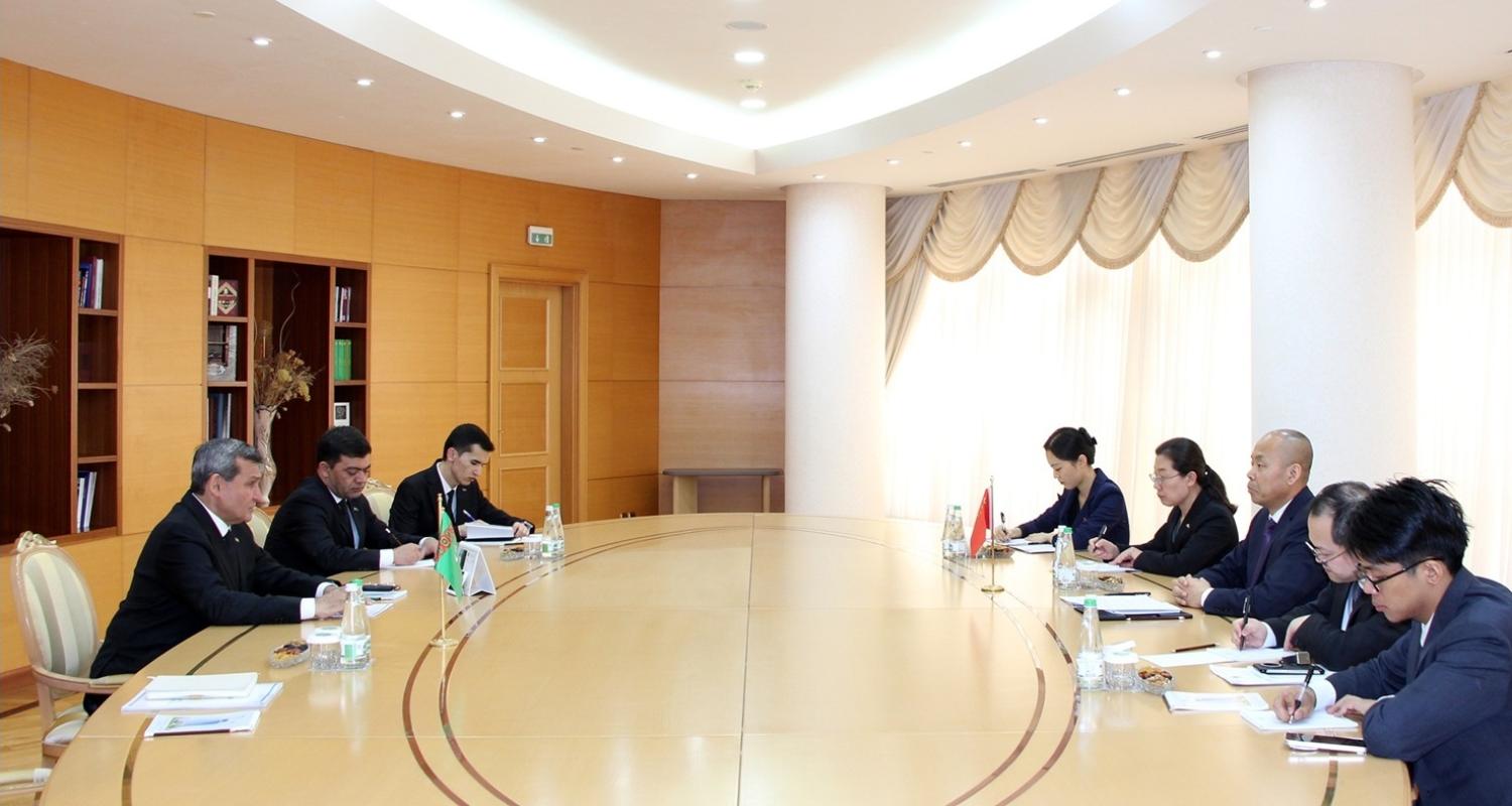 Turkmenistan, China discuss strengthening ties and implementing agreements