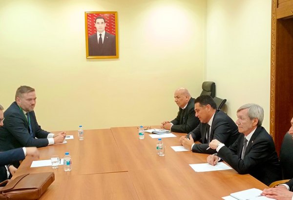 Turkmenistan, Poland discuss expanding political contacts