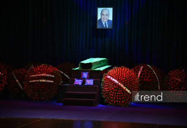 Azerbaijan bidding farewell to great artist Rasim Balayev – adieu to epoch…(PHOTO)