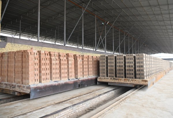 Tajikistan commissions new brick production facility in Matcha district