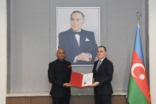 Azerbaijan's FM receives new Indian ambassador, discusses bilateral relations (PHOTO)