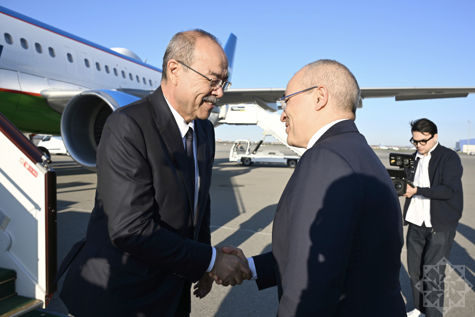 Uzbekistan’s Prime Minister arrives in Azerbaijan (PHOTO)