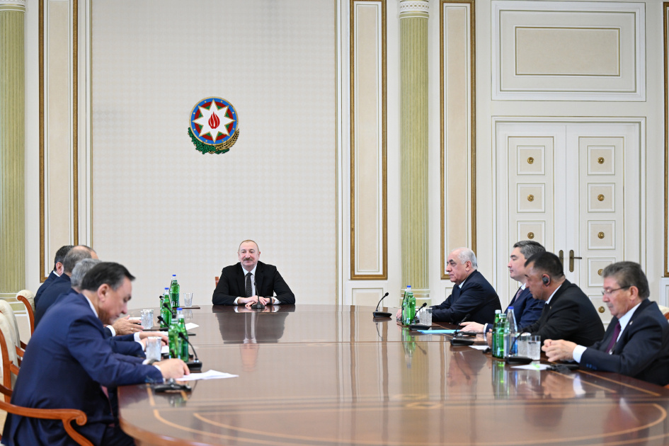 President Ilham Aliyev receives participants of meeting of heads of government of OTS member states (PHOTO/VIDEO)