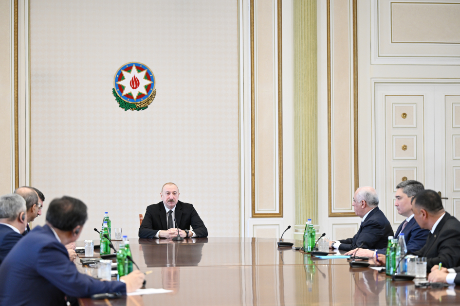 President Ilham Aliyev receives participants of meeting of heads of government of OTS member states (PHOTO/VIDEO)