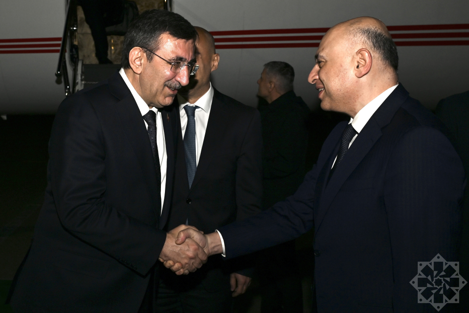 Türkiye's Vice President arrives in Azerbaijan (PHOTO)