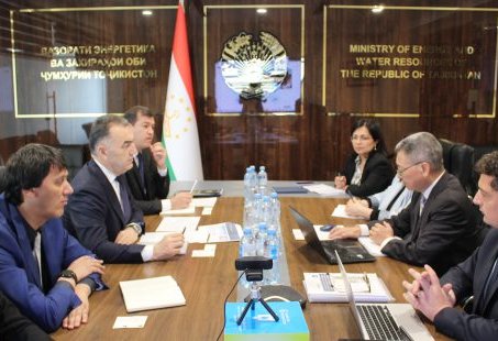 Tajikistan and ADB set stage for key co-op on water and energy security