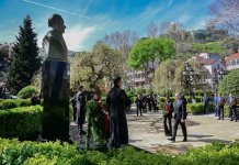 President Ilham Aliyev, First Lady Mehriban Aliyeva visit Statue of National Leader Heydar Aliyev in Tbilisi (PHOTO/VIDEO)