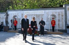 President Ilham Aliyev, First Lady Mehriban Aliyeva visit Heroes Memorial in Tbilisi (PHOTO/VIDEO)