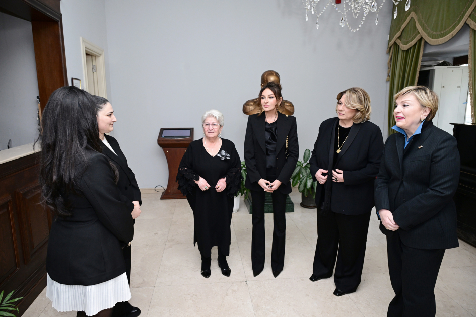 First Lady Mehriban Aliyeva visits Museum of Azerbaijani Culture named after Mirza Fatali Akhundzade in Tbilisi (PHOTO)
