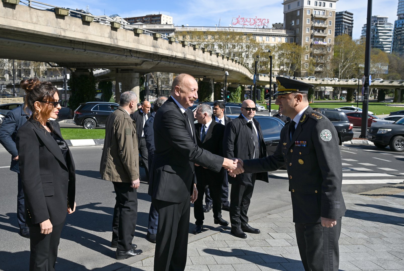 President Ilham Aliyev, First Lady Mehriban Aliyeva visit Heroes Memorial in Tbilisi (PHOTO/VIDEO)