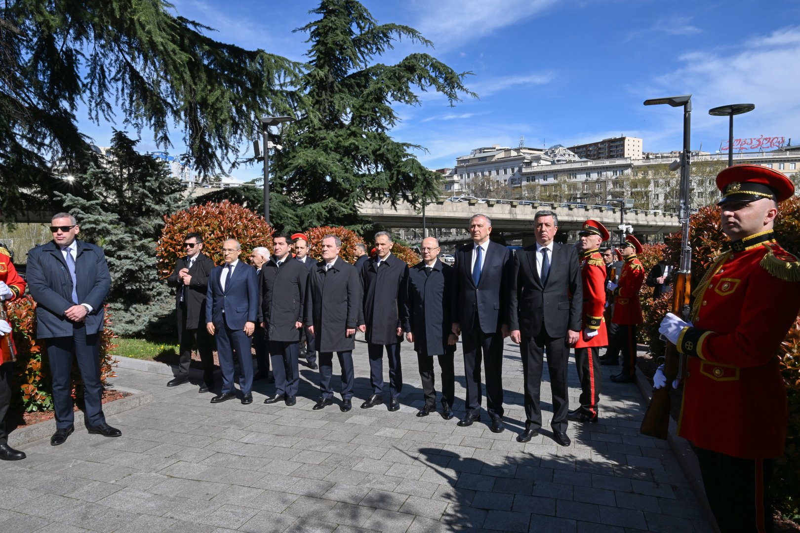 President Ilham Aliyev, First Lady Mehriban Aliyeva visit Heroes Memorial in Tbilisi (PHOTO/VIDEO)