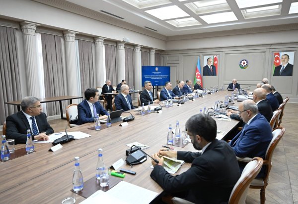 Azerbaijan reviews fuel demand and tasks SOCAR (PHOTO)
