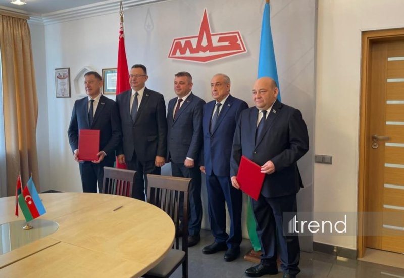 Minsk hosts deal signing ceremony for new batch of municipal vehicles based on MAZ chassis at Ganja Automobile Plant (PHOTO)