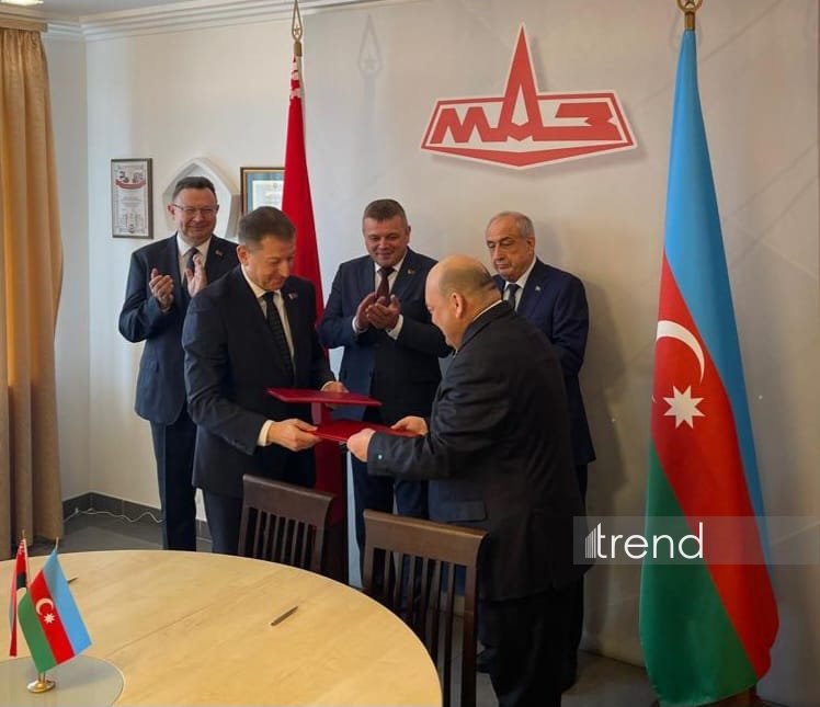 Minsk hosts deal signing ceremony for new batch of municipal vehicles based on MAZ chassis at Ganja Automobile Plant (PHOTO)