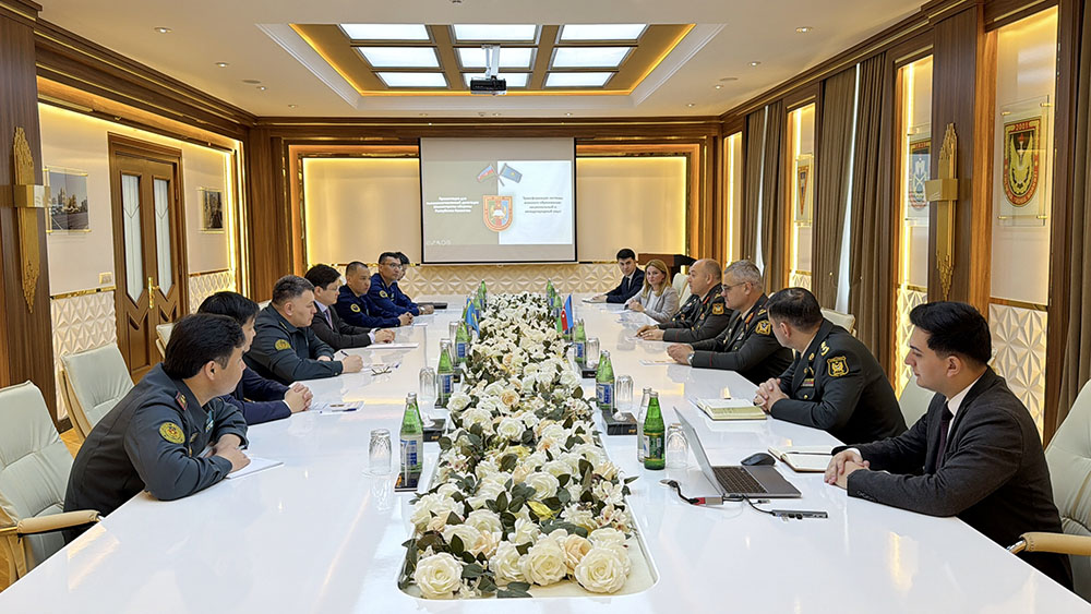 Azerbaijan, Kazakhstan explore new frontiers for military collaboration (PHOTO)