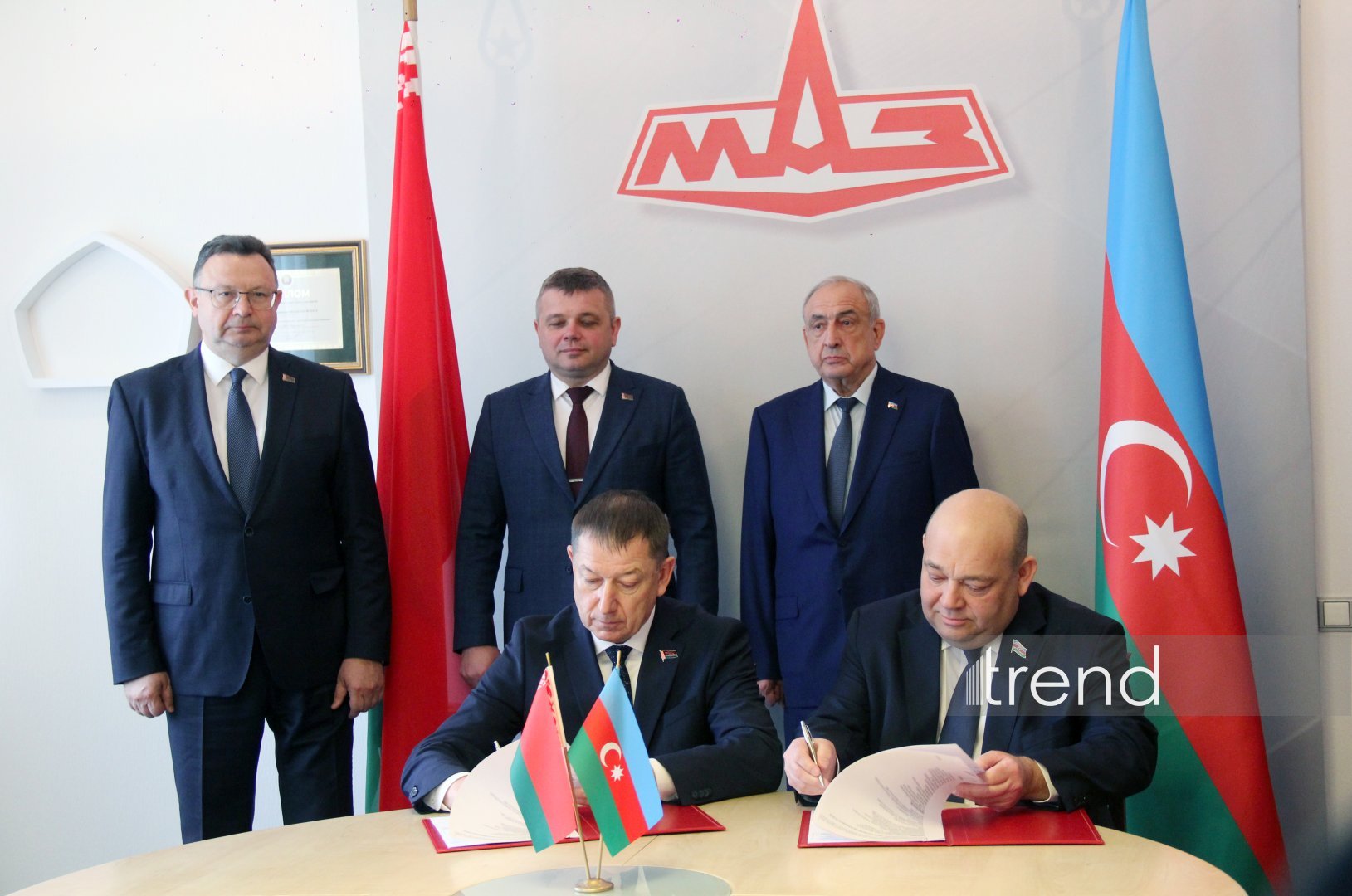 Azerbaijani and Belarusian ambassadors hail new Ganja-Minsk factory deal (PHOTO)