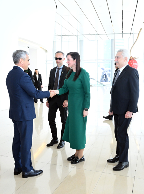 Lithuanian Prime Minister visits Heydar Aliyev Center in Baku (PHOTO)
