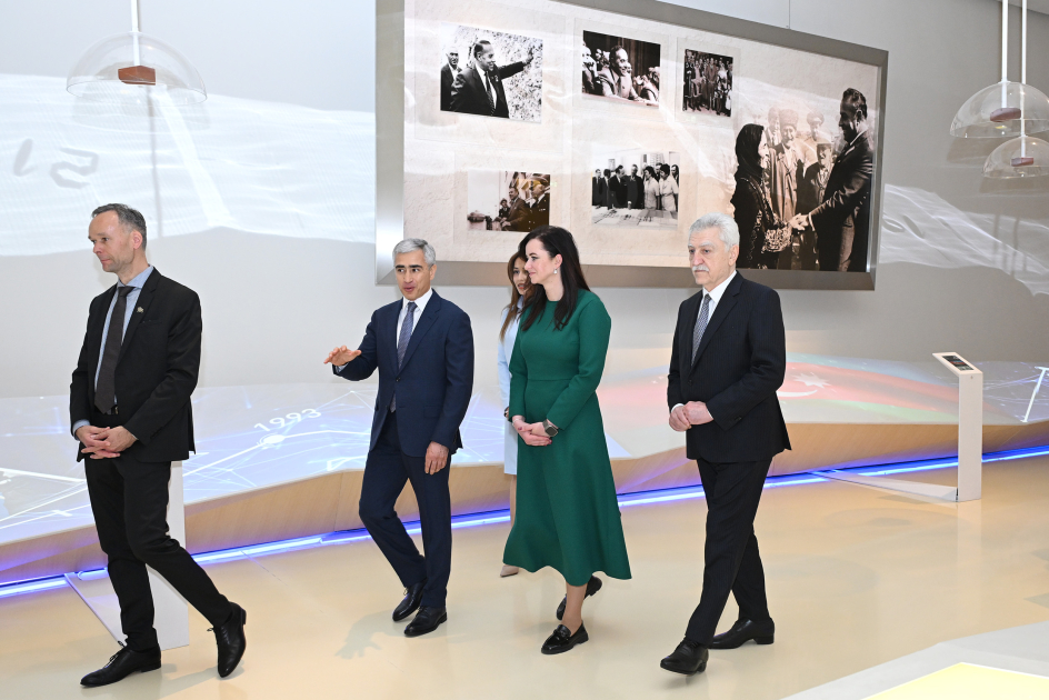 Lithuanian Prime Minister visits Heydar Aliyev Center in Baku (PHOTO)