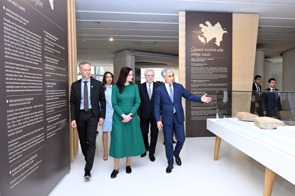 Lithuanian Prime Minister visits Heydar Aliyev Center in Baku (PHOTO)