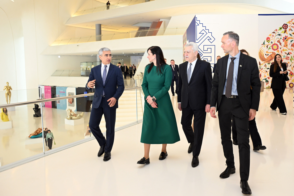 Lithuanian Prime Minister visits Heydar Aliyev Center in Baku (PHOTO)