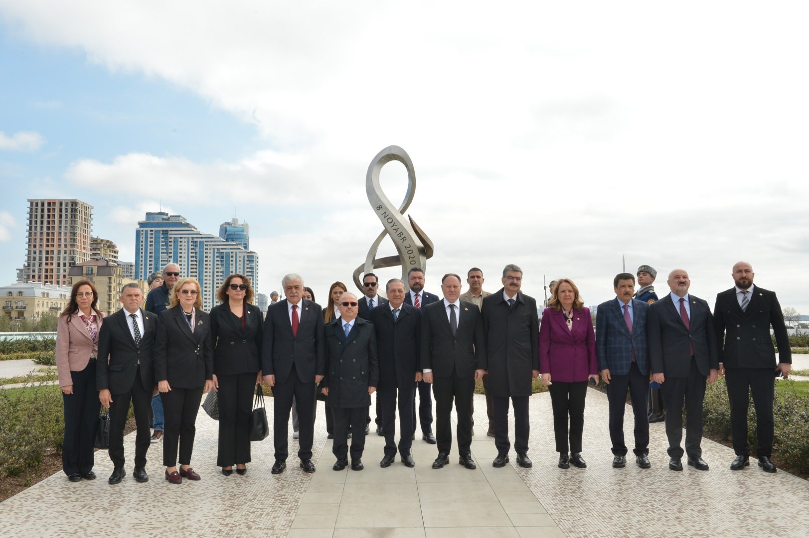 Türkiye, Northern Cyprus parliamentary reps pay tribute at Azerbaijan’s memorial sites (PHOTO)