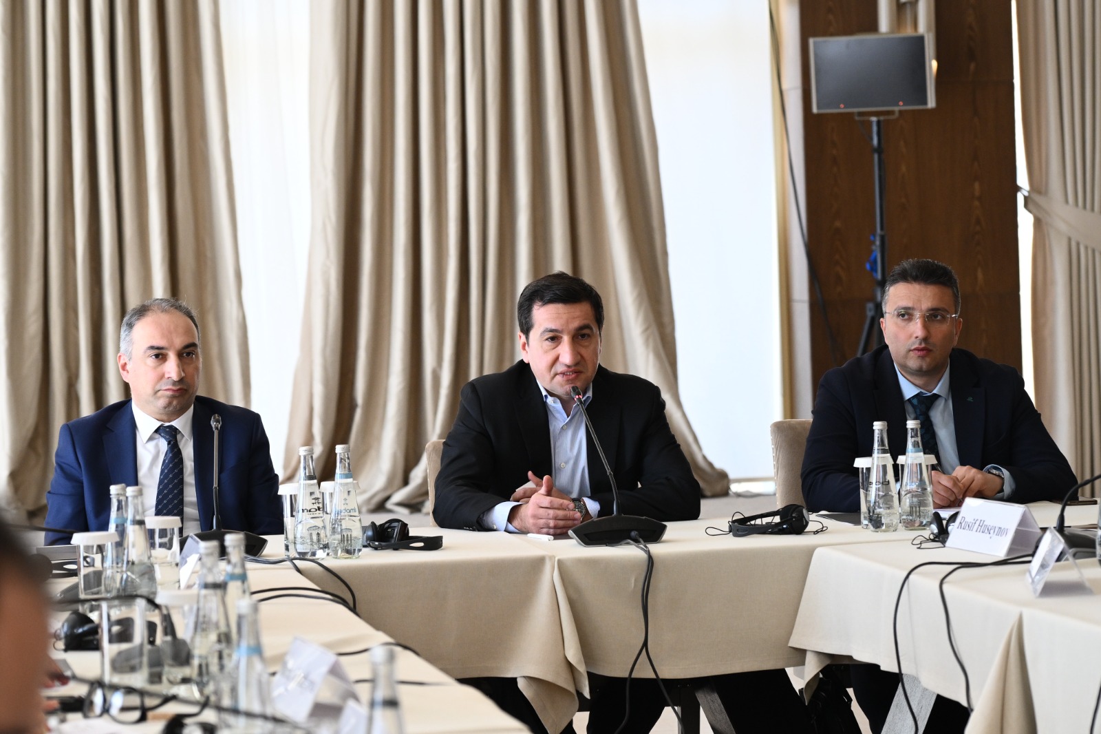 Azerbaijani Presidential Aide meets with Azerbaijani and Armenian civil society reps within Peace Bridge initiative (PHOTO/VIDEO)