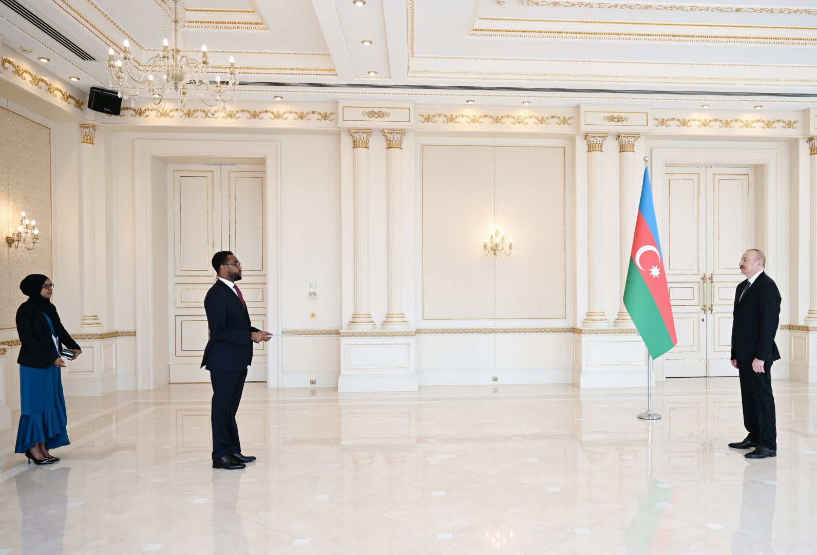 President Ilham Aliyev receives newly appointed ambassador of Somalia to Azerbaijan (PHOTO/VIDEO)