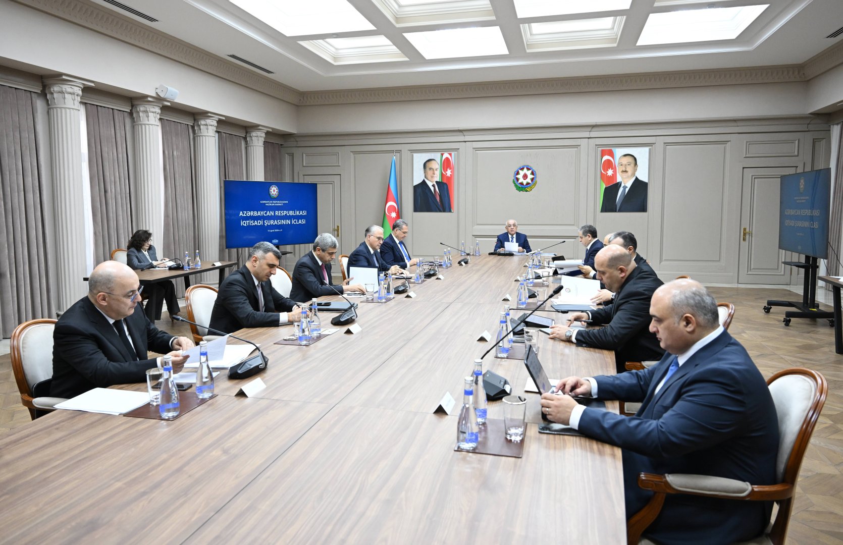Azerbaijan's Economic Council sets key course for budget framework through 2027 (PHOTO)
