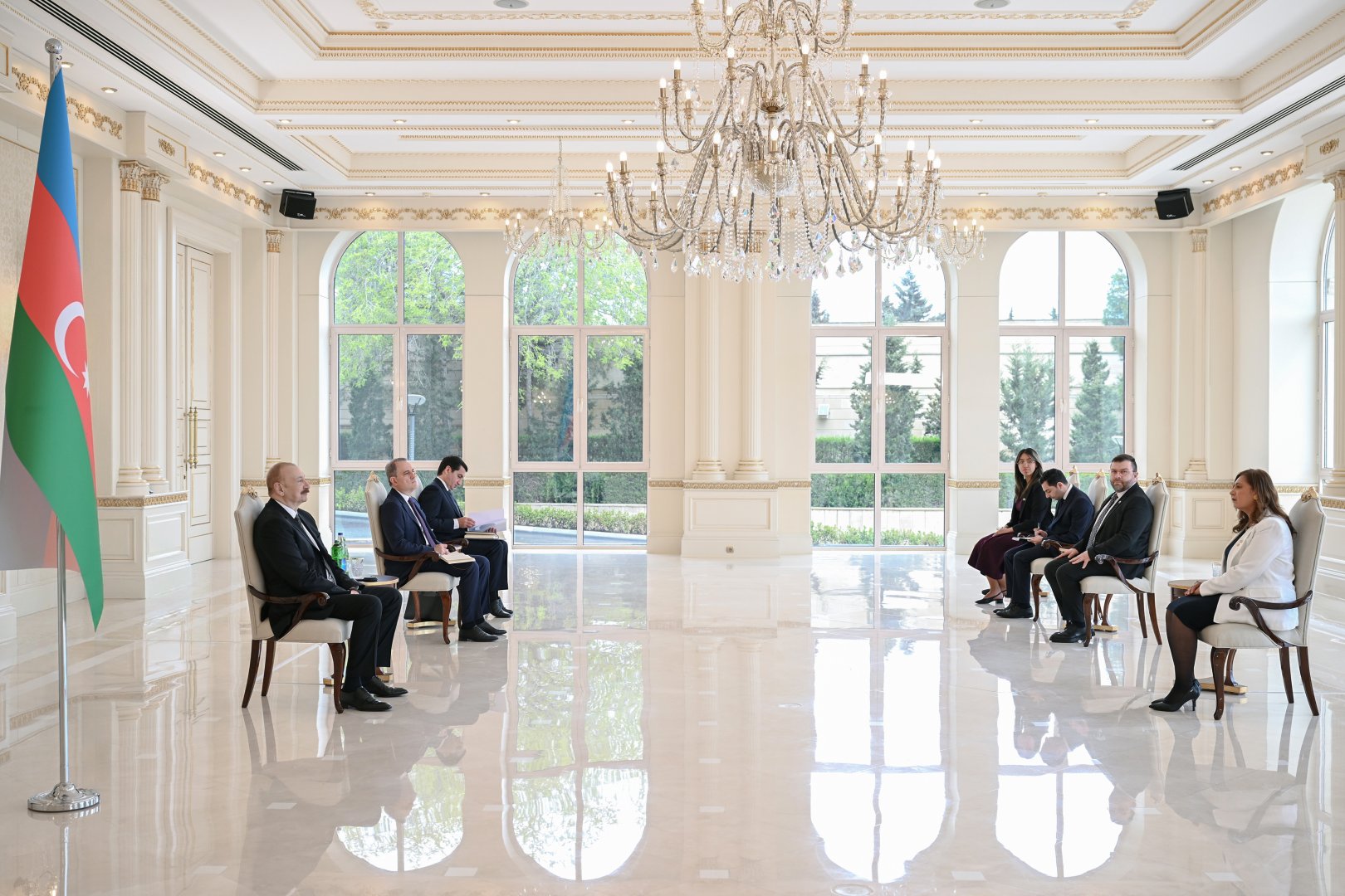 President Ilham Aliyev receives newly appointed ambassador of Colombia to Azerbaijan (PHOTO)