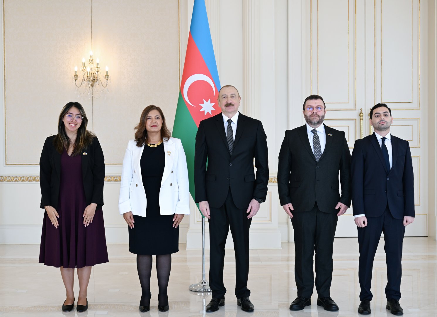 President Ilham Aliyev receives newly appointed ambassador of Colombia to Azerbaijan (PHOTO/VIDEO)