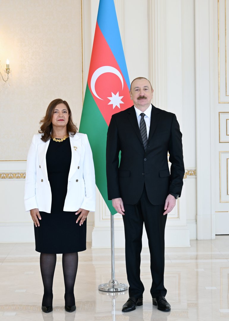 President Ilham Aliyev receives newly appointed ambassador of Colombia to Azerbaijan (PHOTO/VIDEO)
