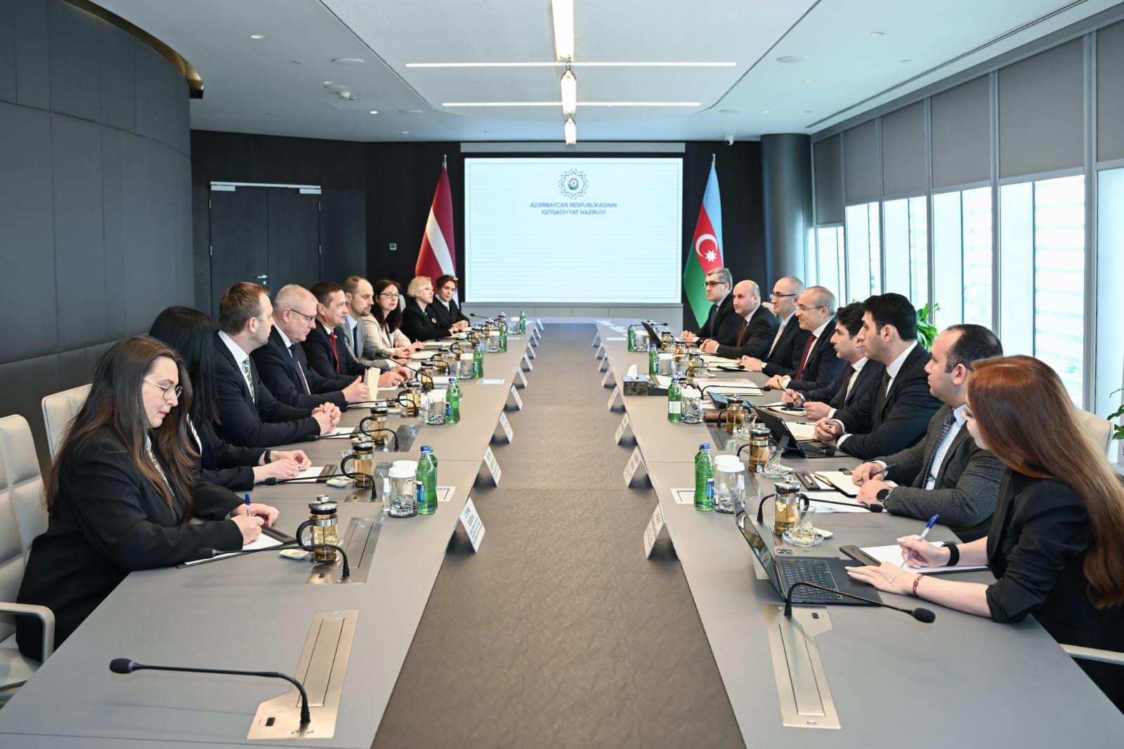 Azerbaijan and Latvia debate economic collaboration