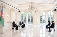 President Ilham Aliyev receives newly appointed ambassador of Somalia to Azerbaijan (PHOTO/VIDEO)