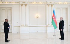 President Ilham Aliyev receives newly appointed ambassador of Eswatini to Azerbaijan (PHOTO/VIDEO)