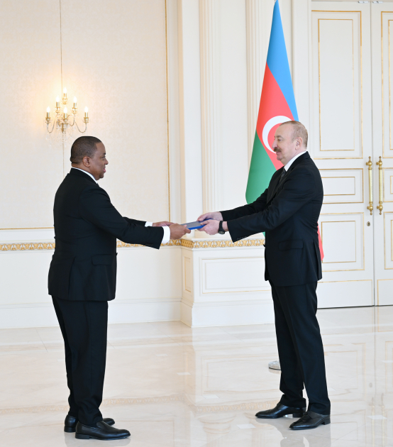President Ilham Aliyev receives newly appointed ambassador of Eswatini to Azerbaijan (PHOTO/VIDEO)