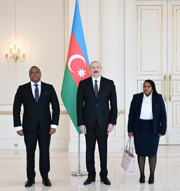 President Ilham Aliyev receives newly appointed ambassador of Eswatini to Azerbaijan (PHOTO/VIDEO)